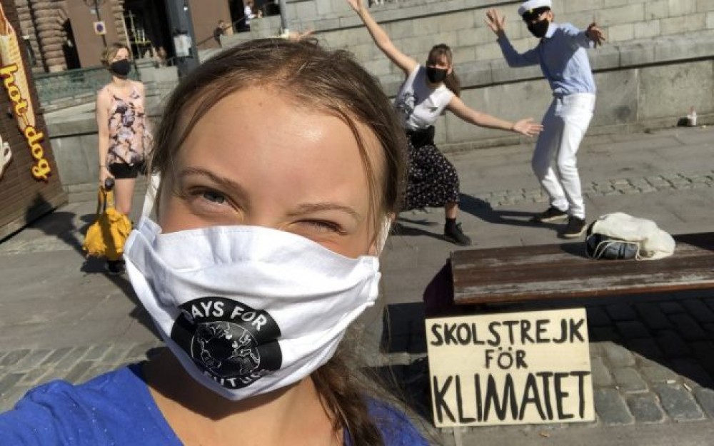 Greta Thunberg şi-a reluat protestele în faţa Parlamentului suedez: „Grevă şcolară pentru climă”